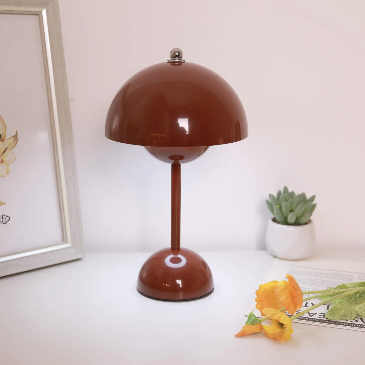 USB rechargeable LED flower bud light touch switch desk lamp, three color high-quality metal bedside lamp, living room, bedroom